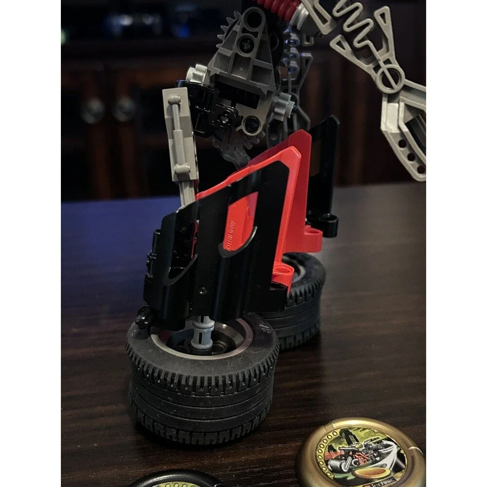 Vintage 1999 LEGO Technic 8520 Millennium Slizer Throwbot Millennia w Discs Red